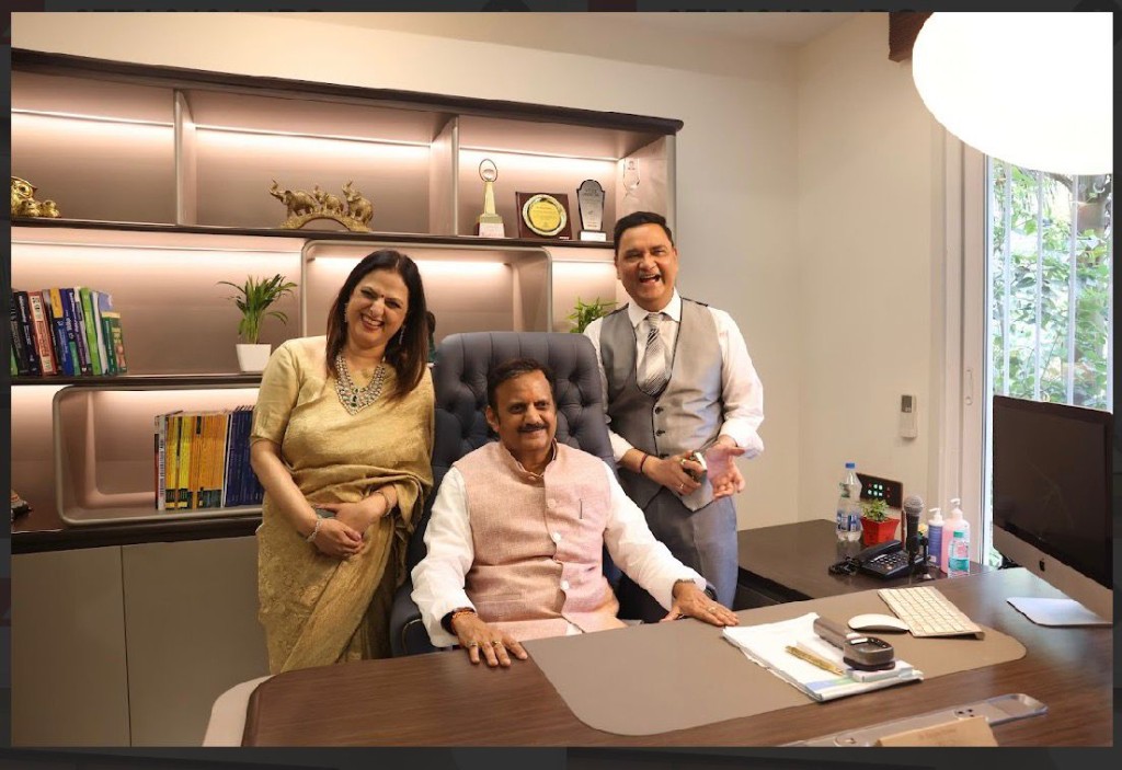 Dr. Sanjay Dubey and Dr. Anupma Dubey with Deputy CM Shri Rajendra Shukla